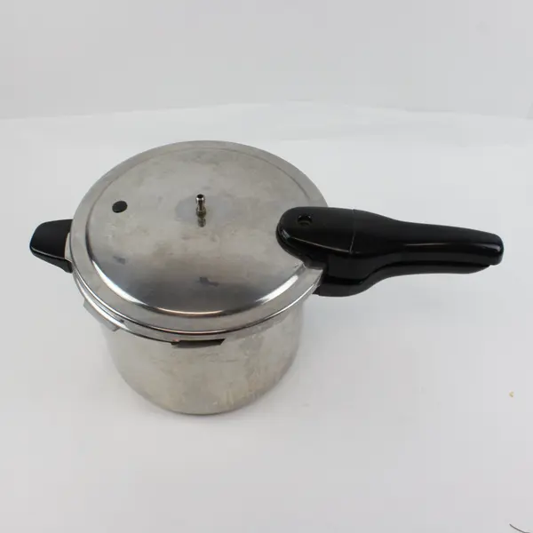 Presto ULTEGRA 6-Quart Polished Stainless Steel Pressure Cooker