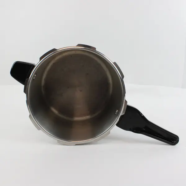 Presto ULTEGRA 6-Quart Polished Stainless Steel Pressure Cooker