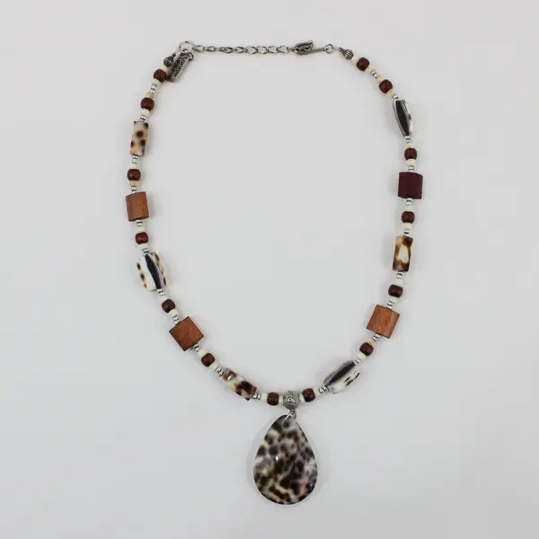 Lonnie Lovness Brown Spotted Shell Pendant Beaded Necklace 18 Inch Boho