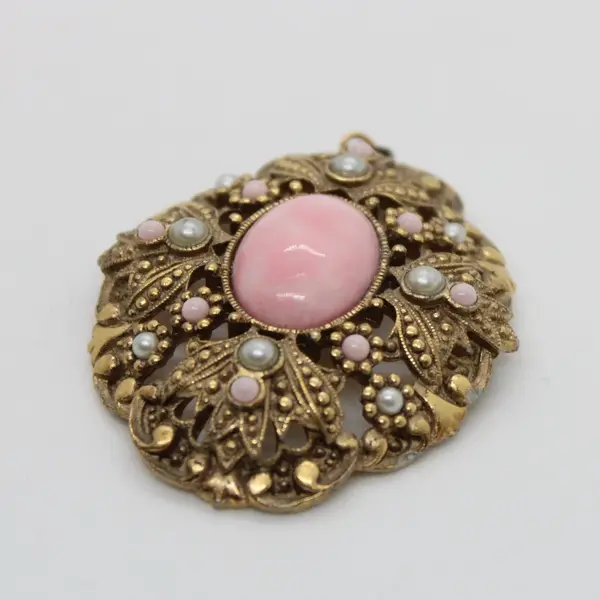 Vintage Avon Queen Anne's Lace Pink Cabochon Pendant