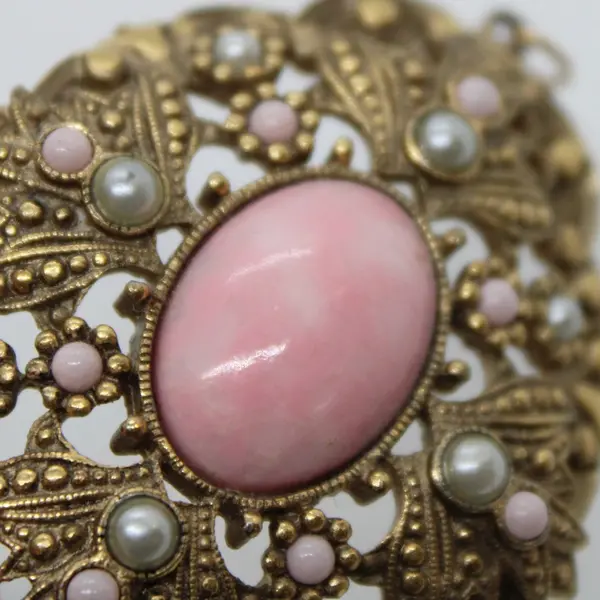 Vintage Avon Queen Anne's Lace Pink Cabochon Pendant