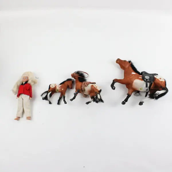 Toy 3 Flocked Horse Figures w/ Saddle & Fashion Doll