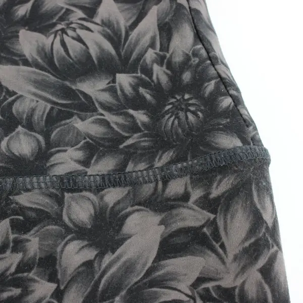 Evolution & Creation Women's Black Floral Print Capri Leggings M The Mia Legging