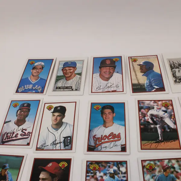 1989 Bowman Baseball MLB Lot of 26 Cards Featuring Ken Griffey Jr. RC #220