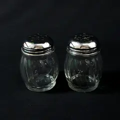 Pair of Gemco Clear Glass Cheese or Pepper Flakes Shakers Spiral  Pattern