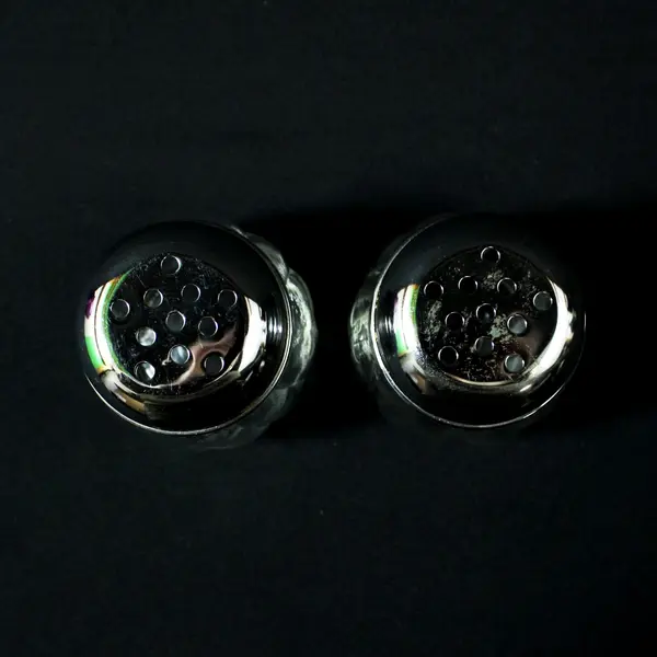 Pair of Gemco Clear Glass Cheese or Pepper Flakes Shakers Spiral  Pattern
