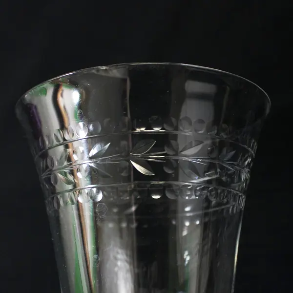  2 Clear Crystal Wine Glasses  2 Dot Bands With A Berry Vine Band In The Center