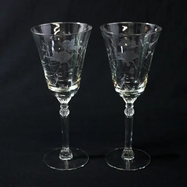 Set Of 2 Etched Rose Crystal wine Glasses With Ribbed Stems 8.25"