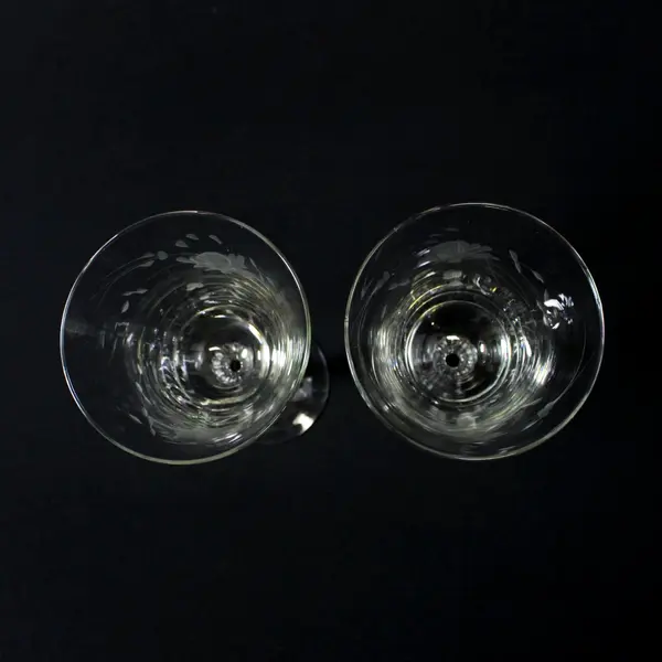 Set Of 2 Etched Rose Crystal wine Glasses With Ribbed Stems 8.25"