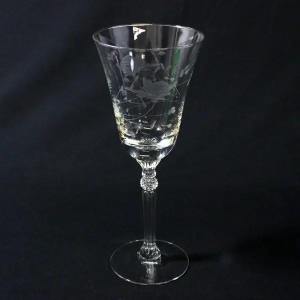 Set Of 2 Etched Rose Crystal wine Glasses With Ribbed Stems 8.25"