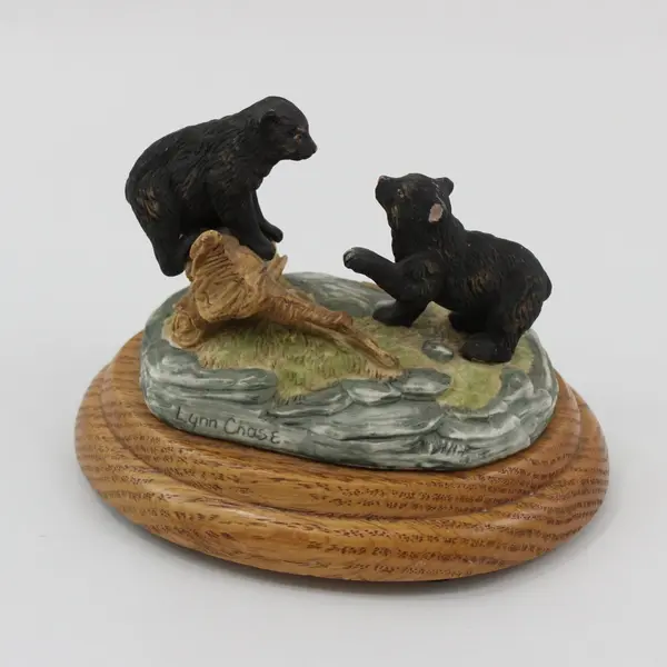 Lynn Chase Music Box Playing Bears 1980s Decorative Collectible