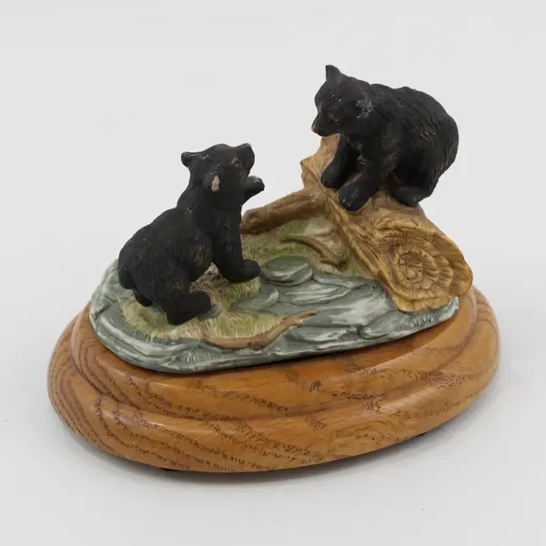Lynn Chase Music Box Playing Bears 1980s Decorative Collectible
