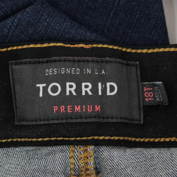 Torrid Premium Bombshell Skinny Jeans Medium Wash Size 18T