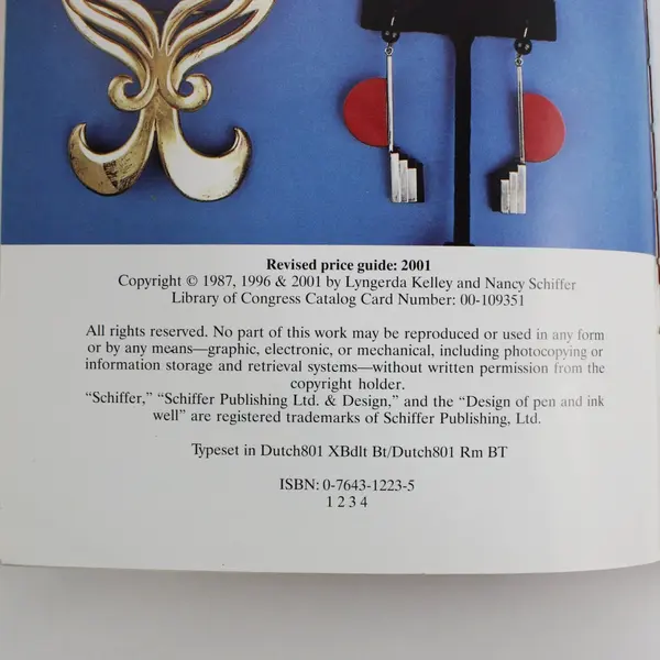 Plastic Jewelry 4th Ed Lyngerda Kelly Nancy Schiffer Collectors Book
