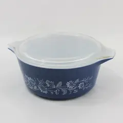 Vintage Pyrex Colonial Mist 475-B 2.5L Blue W/ White Daisy Casserole Lid