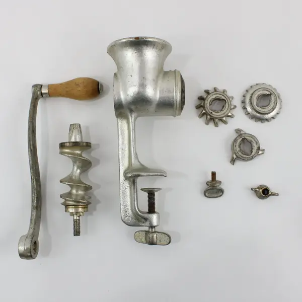 Universal No. 2 Food & Meat Chopper Grinder Rust Used