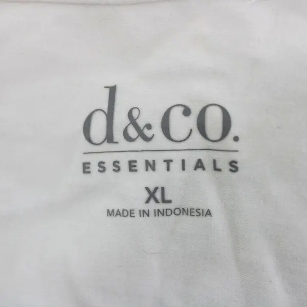 D&Co Women's White V-Neck Long Sleeve Shirt XL Rounded Hem