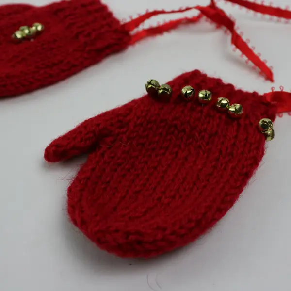 Set of 6 Christmas Ornaments Red Green Mittens White Snowmen