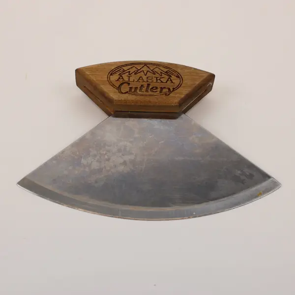 Alaska Cutlery Ulu Knife with Wooden Cutting Board Set