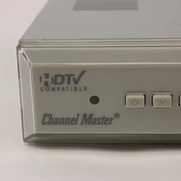 Channel Master CM-7000 D2A Digital to Analog TV Converter Box Manual