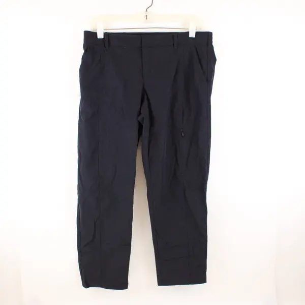 Kirkland Signature Women's Black Cargo Travel Pants Size 6 7789780 Multi-Pocket