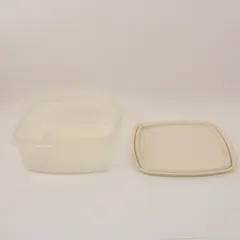Vintage Rubbermaid Servin' Saver 10-Cup Square Container