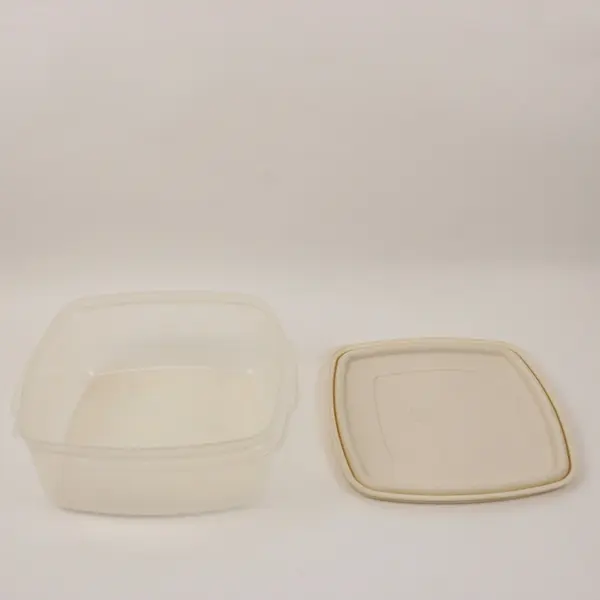 Vintage Rubbermaid Servin' Saver 10 Cup Square Food Storage Container