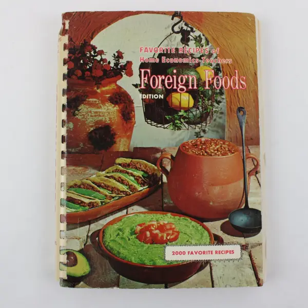 Vintage 1967 Foreign Foods Cookbook Favorite Recipes Mary Anne Richards
