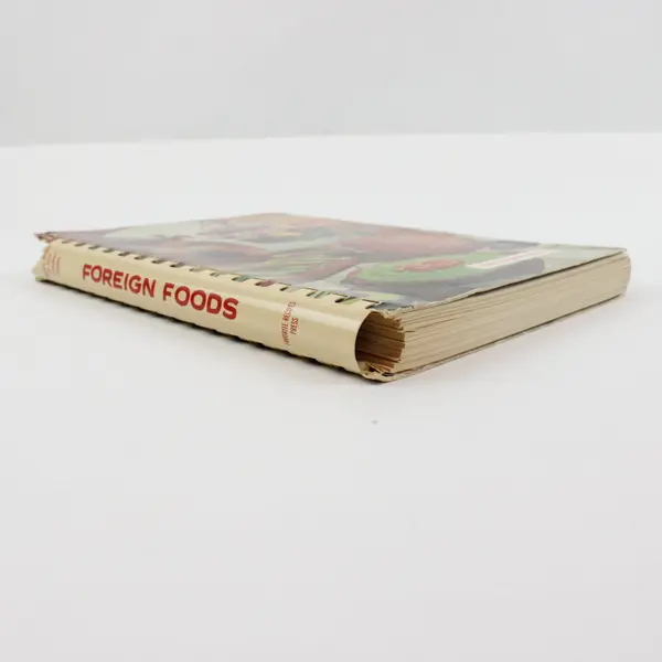 Vintage 1967 Foreign Foods Cookbook Favorite Recipes Mary Anne Richards
