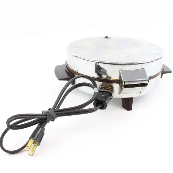Toastmaster Waffle Iron Maker Model W252 Chrome Round
