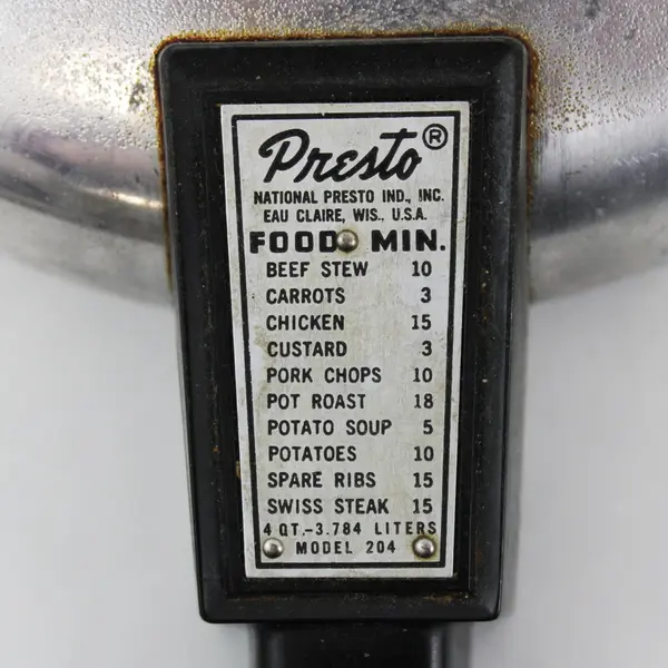 Vintage Presto Model 204 4 Qt Pressure Cooker w/ Jiggler & Insert