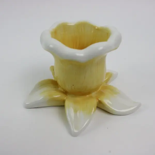 Department 56 Time to Celebrate 20.88131 Set of 2 Daffodil Candle Holders