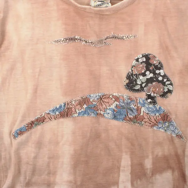 Kennington Women's Large Beige Whimsical Applique Long Sleeve Shirt