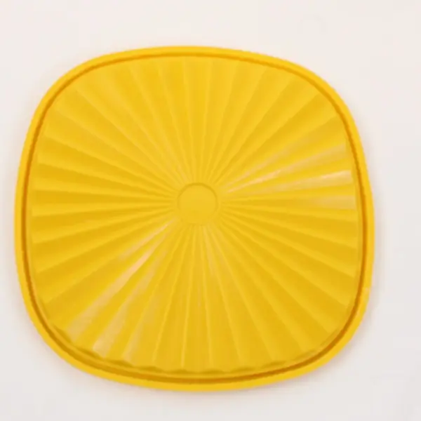 Tupperware 837-3 Harvest Yellow Square Starburst 8.5in Replacement Lid