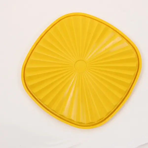 Tupperware 837-3 Harvest Yellow Square Starburst 8.5in Replacement Lid