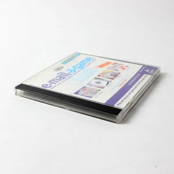Smart Saver E-Mail-a-Game Card Games CD-ROM Windows 95/98 Solitaire