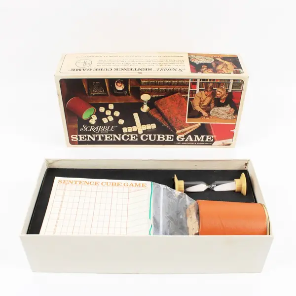 1971 Selchow & Righter Scrabble Sentence Cube Game Board Game