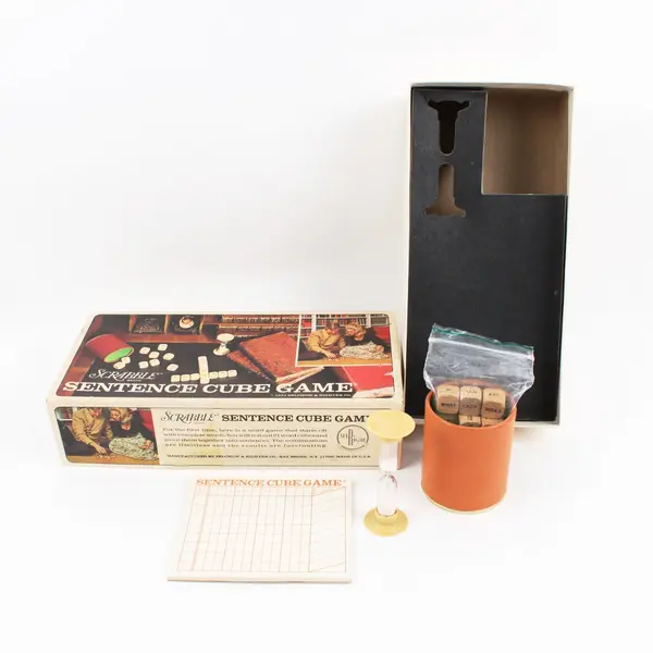 1971 Selchow & Righter Scrabble Sentence Cube Game Board Game