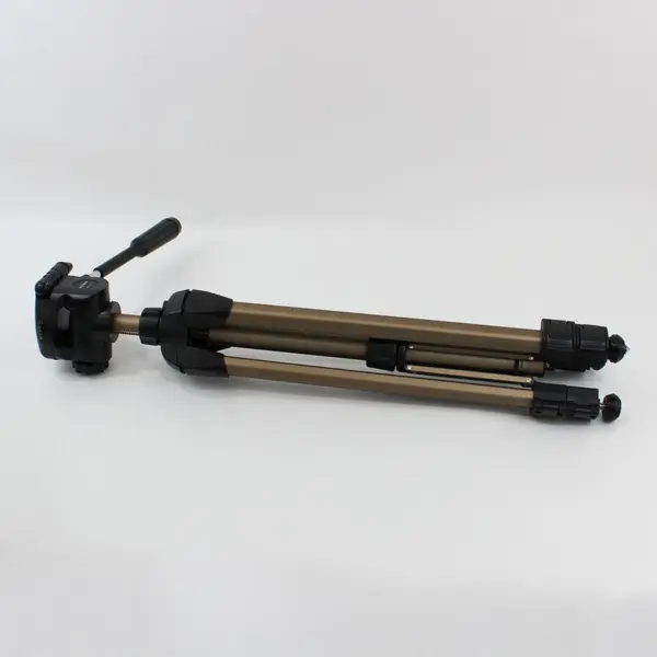 Dynex DX-TRP60 Camera Tripod Adjustable 3-Way Pan Head