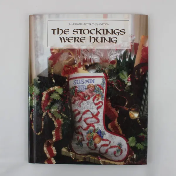 Lot Of 2 Leisure Arts HC Books 'O Christmas Tree' & 'The Stockings Were Hung'