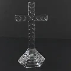 Imperial Estate 24% Lead Crystal 8.5in Leaf Pattern Cross Figurine