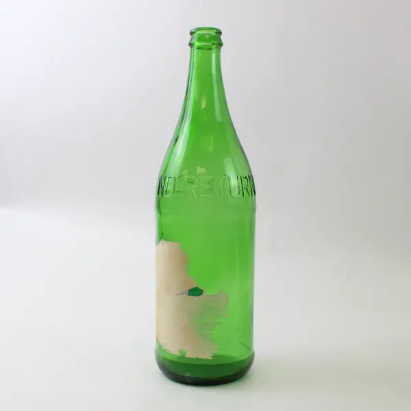 Lot of 4 Vintage 7-Up Green Glass Bottles 28 oz Partial Labels