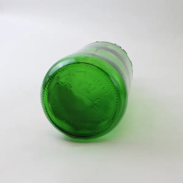 Lot of 4 Vintage 7-Up Green Glass Bottles 28 oz Partial Labels