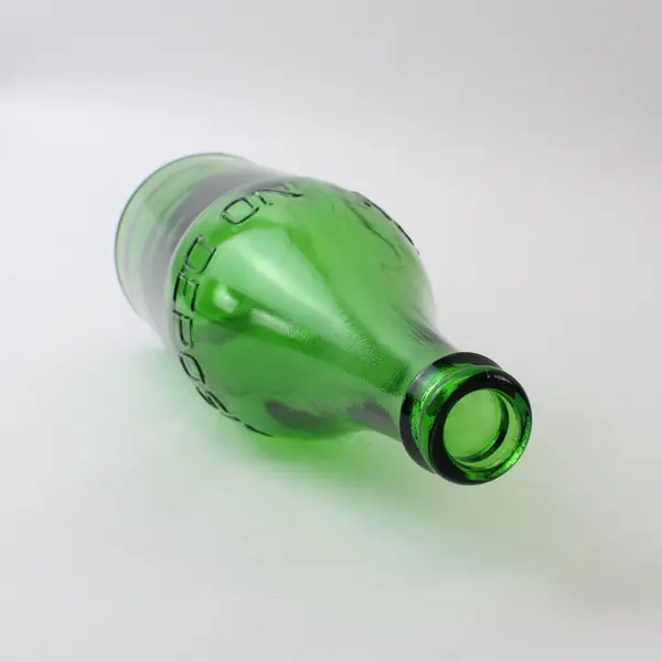 Lot of 2 Green Glass NO RETURN Soda Bottles 28 oz Unverified