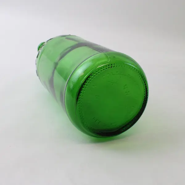 Lot of 2 Green Glass NO RETURN Soda Bottles 28 oz Unverified
