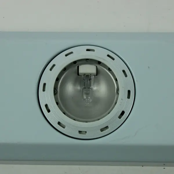 EGLO KOB 3-Bulb White Corded Under Cabinet Light Fixture Tested