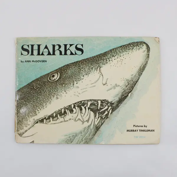 Lot of 2 Sharks & Safari Paperbacks Ann McGovern Robert Bateman Rich Archbold  ￼