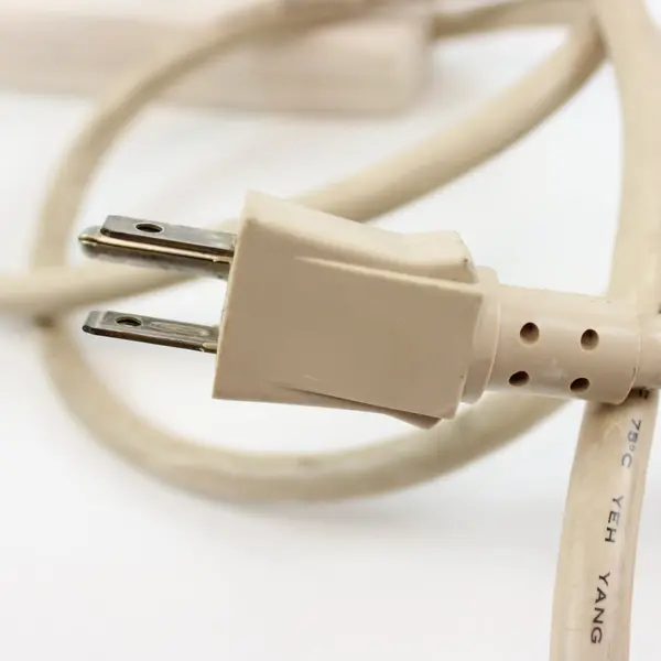 MC BT-607 White 6-Outlet Power Strip Extension Cord