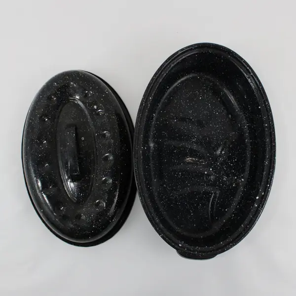 Unbranded Black Oval Enamelware Roasting Pan With Matching Lid 12x8