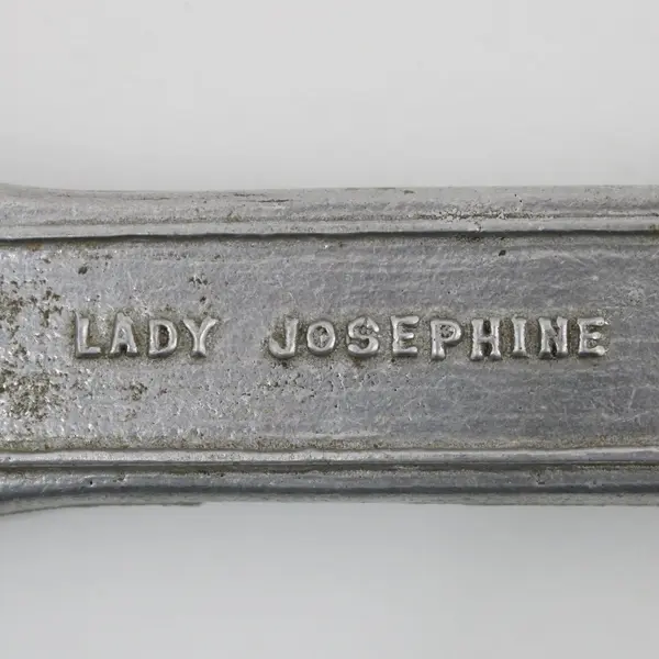 Lady Josephine Aluminum Shoe Stretcher Holder with Size 4 Toe Adapter